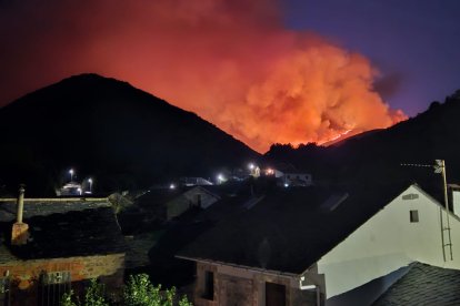 Incendio en Montrondo