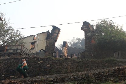 El pueblo de Lusio (León), arrasado por el fuego