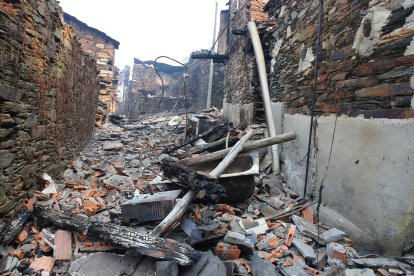 El pueblo de Lusio (León), arrasado por el fuego