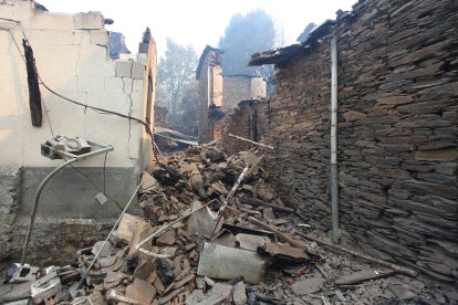 El pueblo de Lusio (León), arrasado por el fuego