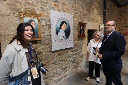 Recorrido por la muestra pictórica de Gema Yolanda Pérez Alonso en el Museo del Bierzo, en Ponferrada.