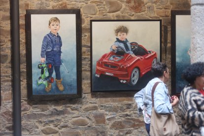 Recorrido por la muestra pictórica de Gema Yolanda Pérez Alonso en el Museo del Bierzo, en Ponferrada.