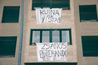 Dos de las pancartas.