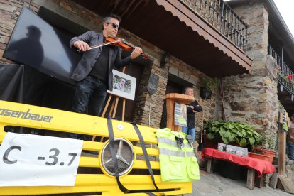 Homenaje en Espinoso de Compludo al brigadista fallecido