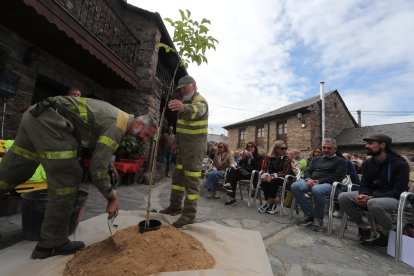 Homenaje en Espinoso de Compludo al brigadista fallecido