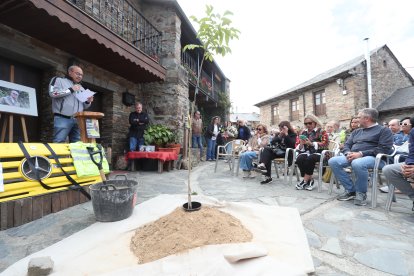 Homenaje en Espinoso de Compludo al brigadista fallecido
