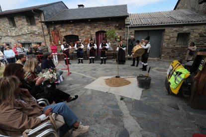 Homenaje en Espinoso de Compludo al brigadista fallecido