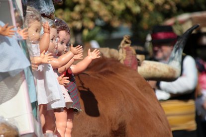 Tradicional concurso y desfile de carros engalanados.