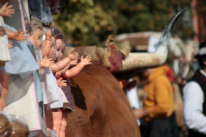 Tradicional concurso y desfile de carros engalanados.