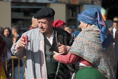 Tradicional concurso y desfile de carros engalanados.