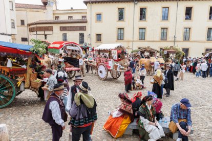 Concurso y desfile de carros engalanados en San Froilán.