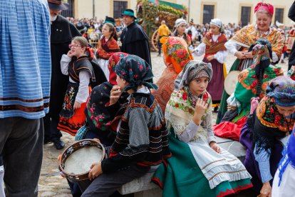 Concurso y desfile de carros engalanados en San Froilán.