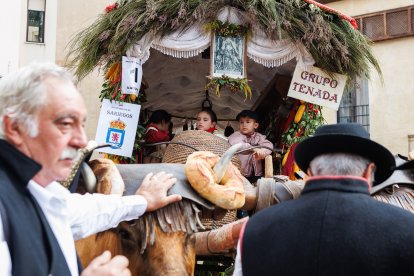 Concurso y desfile de carros engalanados por San Froilán.