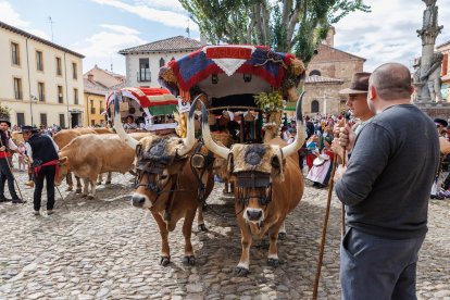 Concurso y desfile de carros engalanados por San Froilán.