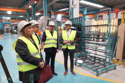 Visita de Carriedo a Tvitec en Cubillos del Sil