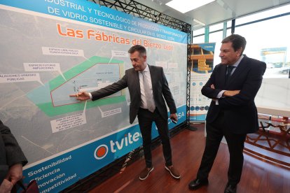 Visita de Carriedo a Tvitec en Cubillos del Sil
