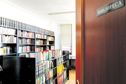 Biblioteca de Val de San Lorenzo.