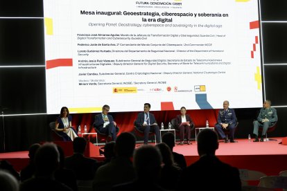 Reúne a 6.000 participantes, más de 300 ponentes, 192 stands, 40 países invitados y 15 delegaciones internacionales