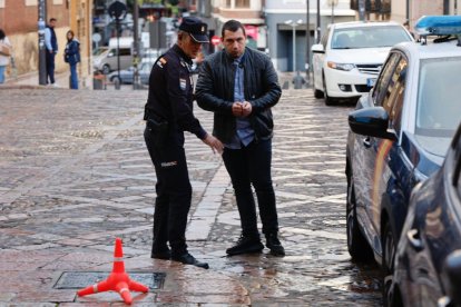 La Policía Nacional escolta al reo.