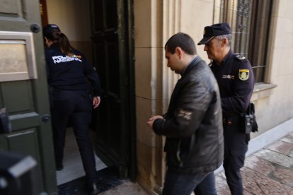 Llegada del sospechoso al Palacio de Justicia.