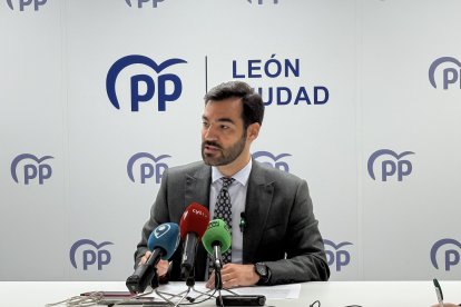 David Fernández, durante la rueda de prensa.