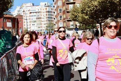 La Carrera de la Mujer repite éxito de participación y emoción.