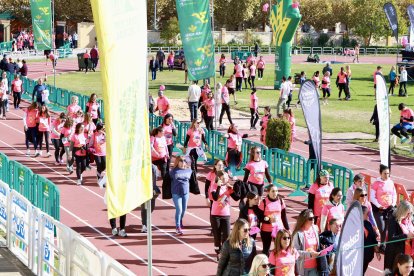 La Carrera de la Mujer repite éxito de participación y emoción.
