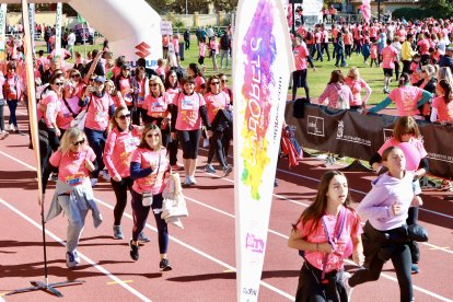 La Carrera de la Mujer repite éxito de participación y emoción.