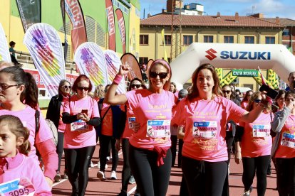 La presidenta de Almon, Noelia Valdueza, con la presidenta de la Cultural, Natichu Alvarado.