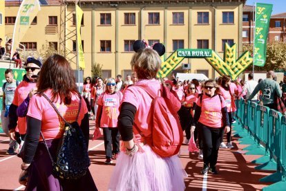 La Carrera de la Mujer repite éxito de participación y emoción.