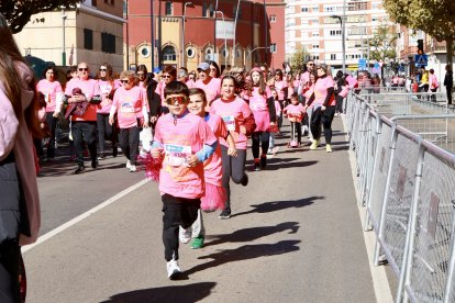 La Carrera de la Mujer repite éxito de participación y emoción.