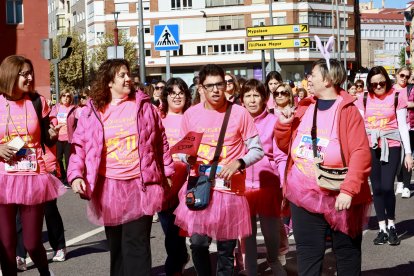 La Carrera de la Mujer repite éxito de participación y emoción.