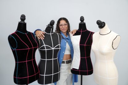Lucía Peguero, joven diseñadora vallisoletana y ganadora de la Pasarela 'Uniendo Moda Castilla y León'