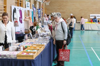 Encuentro de bolilleras en Navatejera.