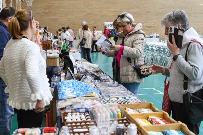 Encuentro de bolilleras en Navatejera.