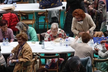 Encuentro de bolilleras en Navatejera.