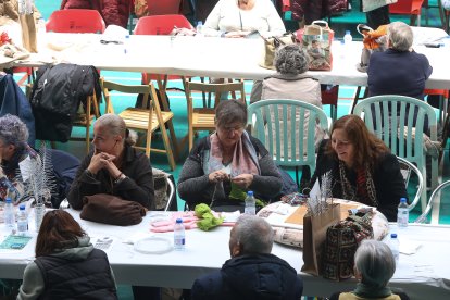 Encuentro de bolilleras en Navatejera.