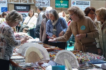 Encuentro de bolilleras en Navatejera.