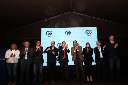 Mañueco con Morala, Suárez-Quiñones y otros cargos del partido en la comarca y la provincia.