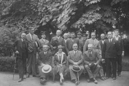 María Sánchez Miñambres con un grupo de leoneses.