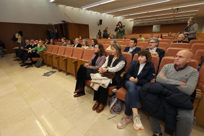 Representantes de otros campus y autoridades asistentes a la inauguración de las jornadas.