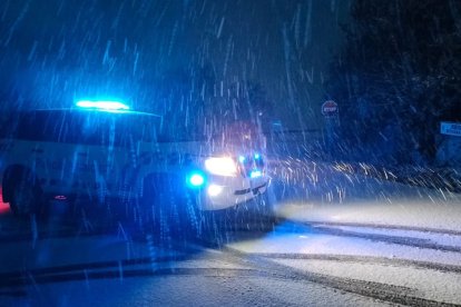 Cortado el único acceso a Peñalba de Santiago por nieve y hielo