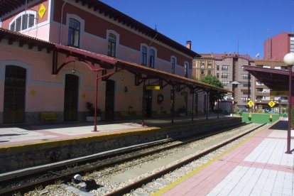 Estación de Feve en León en 2001.