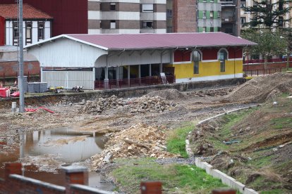 Obras en la estación de Feve en León en el año 2011.