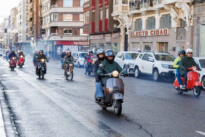 La 'Scooter Run' recorre las calles de León.