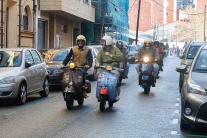 La 'Scooter Run' recorre las calles de León.