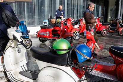 La 'Scooter Run' recorre las calles de León.
