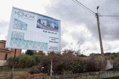 El Ayuntamiento compró 78 parcelas y ha subastado varias ya donde se están construyendo 17 chalés.