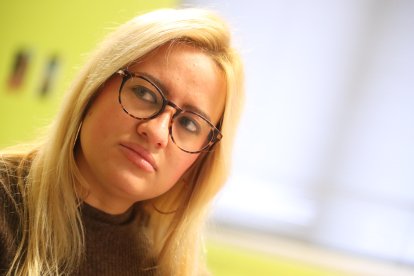 La concejala de Bienestar Social y Familia, Alexandra Rivas, durante la entrevista.