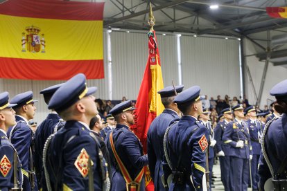 Jura de bandera de la Academia Básica del Aire por la Virgen del Loreto.